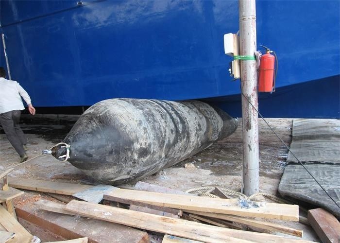 1.0m Diameter Industrial Air Bags , Boat Recovery Airbags For Large