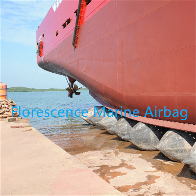 Inflatable Tube Ship And Barge Landing 10 Layers Marine Rubber Airbag