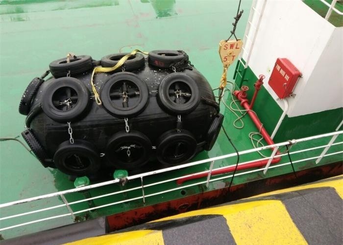 Anti Collision Marine Pier Fenders , Polyurethane Large Round Boat Fenders
