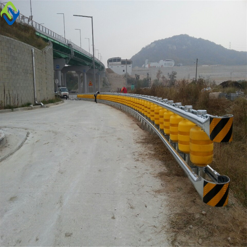 Safety Roller Guard Rail Rolling Crash Barrier Guardrail Anti Corrosion