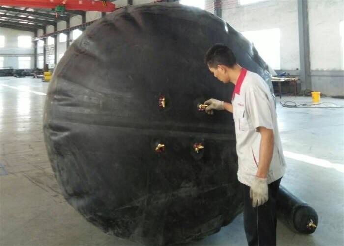Black Appearance Inflatable Rubber Balloon High Strength For Concrete Pipe