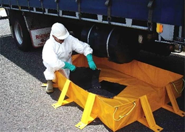 Colorful Portable Containment Berm For Workshop Environmental Protection